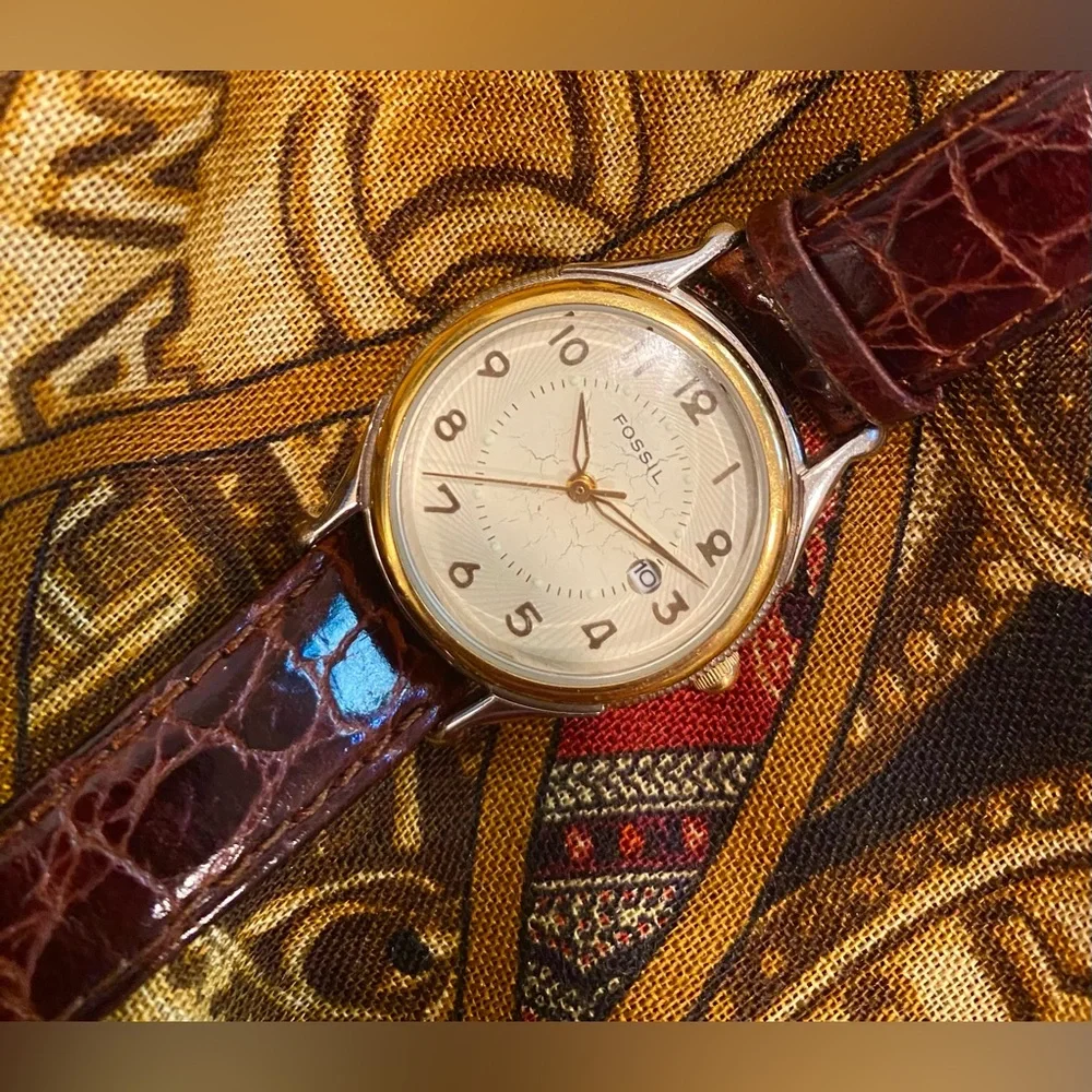 Fossil vintage watch with brown leather band